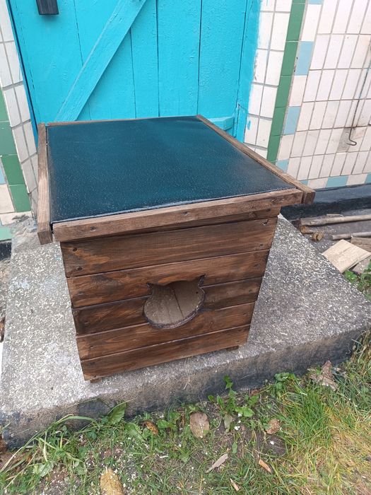 Котяча будка утеплена