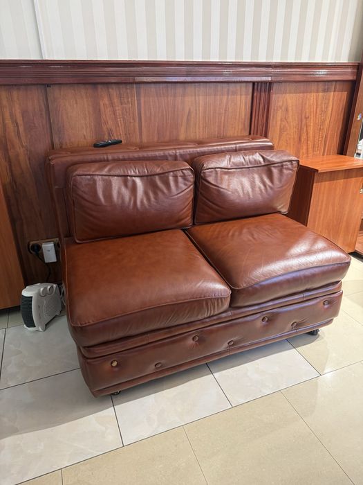 Диван не розкладний