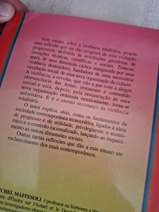 A Violência Totalitária Michel Maffesoli Instituto Piaget