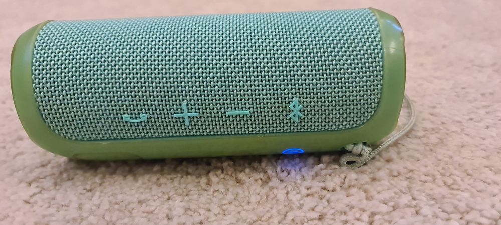Original JBL Flip 3 Bluetooth Speaker, Used but in Good Condition64740666255235124