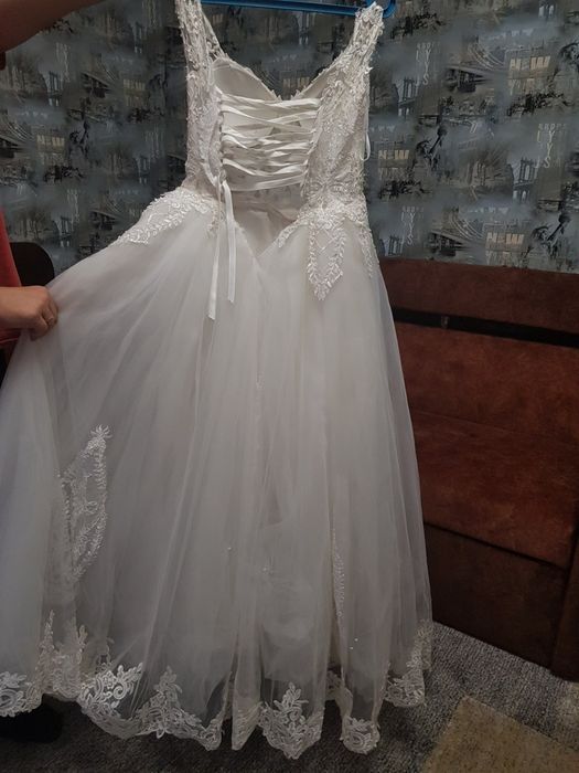 Продам весільню сукню