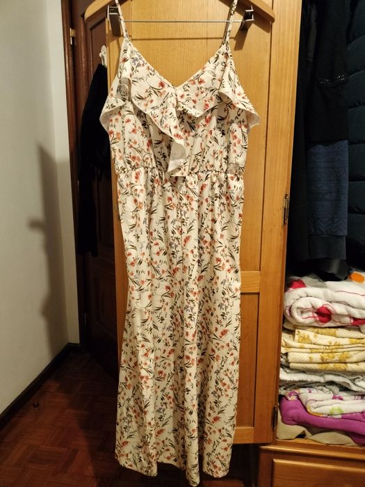 Macacão florido beje