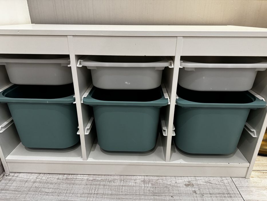 Ikea Trofast z pojemnikami