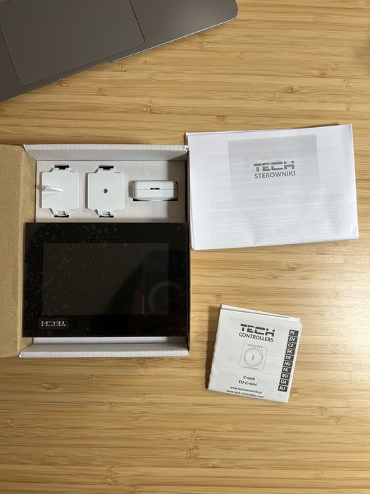 Sterownik regulator pokojowy przewodowy czarny st-2801 open therm TECH