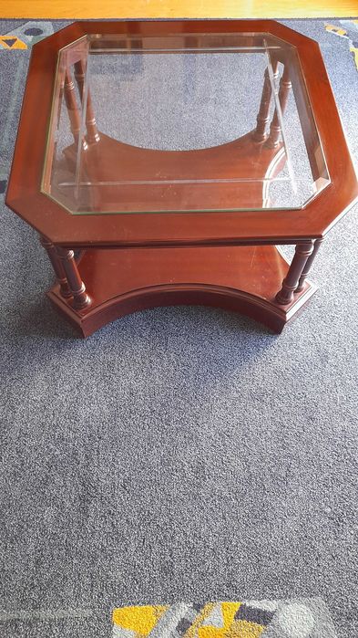 Mesa de apoio / centro de sala clássica em vidro e mogno