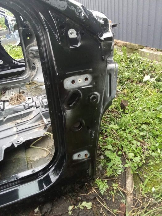 Четверть ( крило) задняя правая dodge Dart