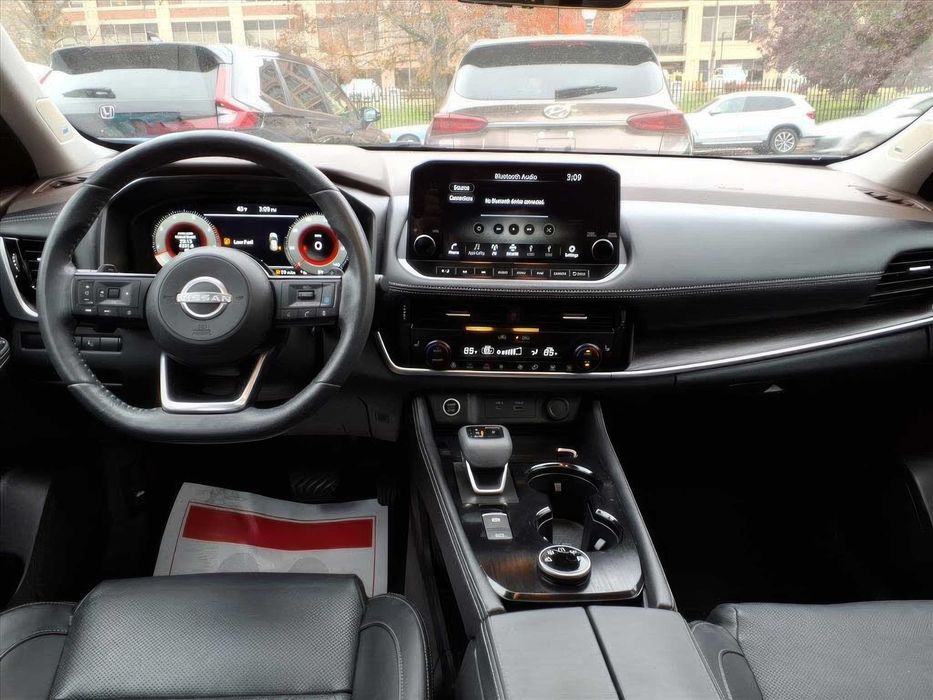 Nissan Rogue Platinum      2022