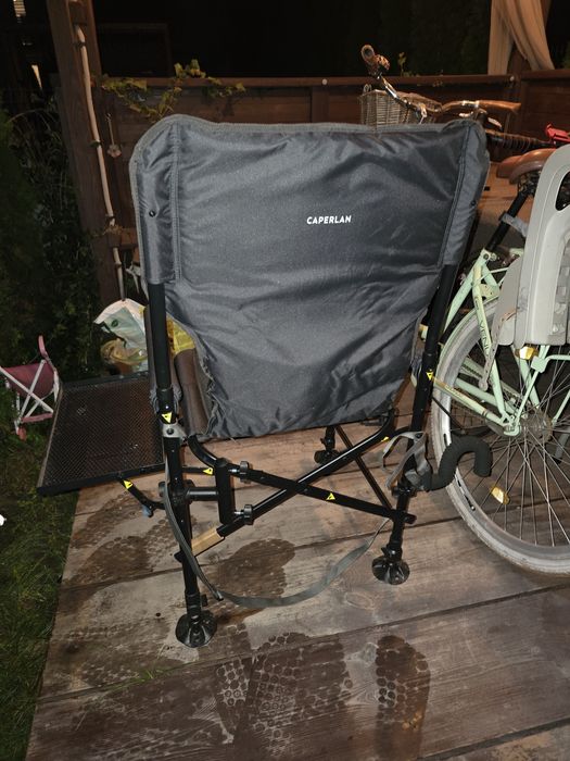 Fotel krzesło wędkarski Caperlan Essenseat 500 comfort z półka boczna