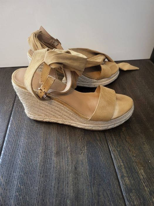 buty koturna espadryl zapinane