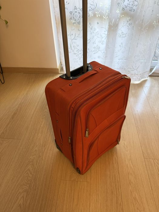 Walizka podróżna na kółkach