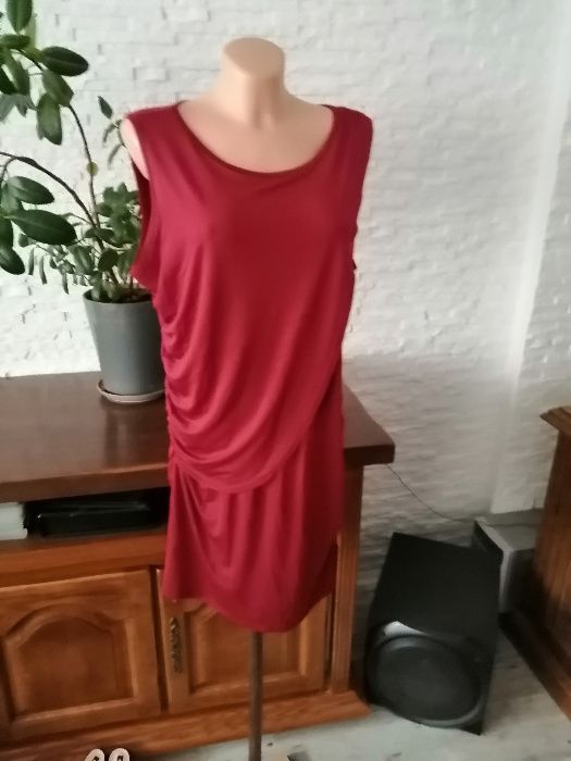 Piękna czerwona sukienka , wyszczuplająca ,duzy rozmiar 2XL-5XL
