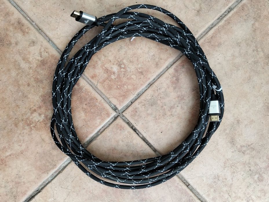 Vendo cabo HDMI com 7 metros