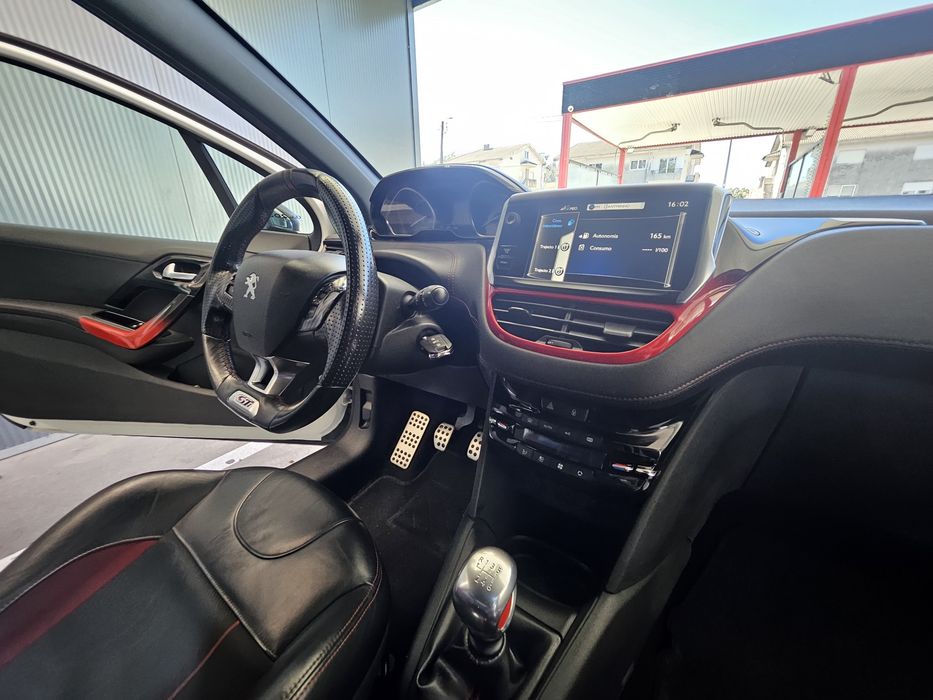 Peugeot 208 GTi 1.6 THP 200cv