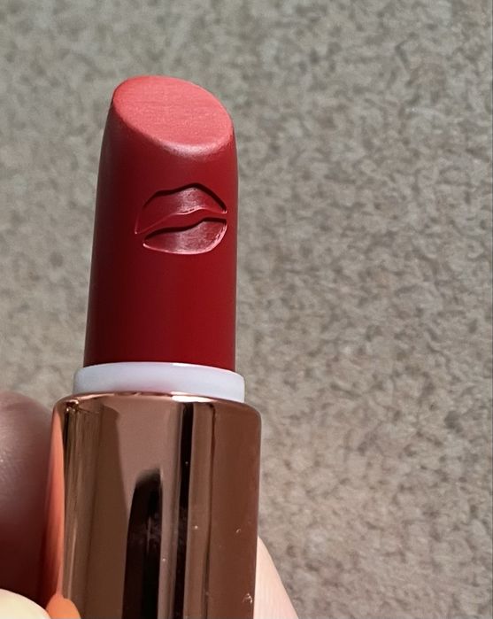 szminka Revolution Ruby