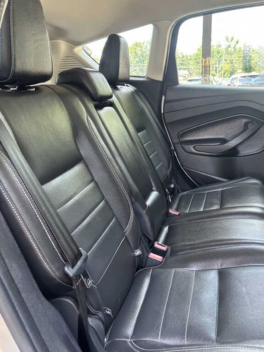 Ford C-Max Hybrid SEL      2016