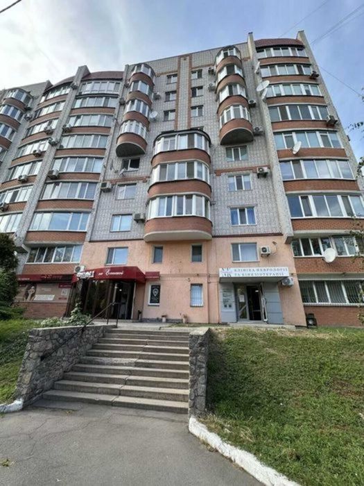 Продаж квартири в цегляному будинку