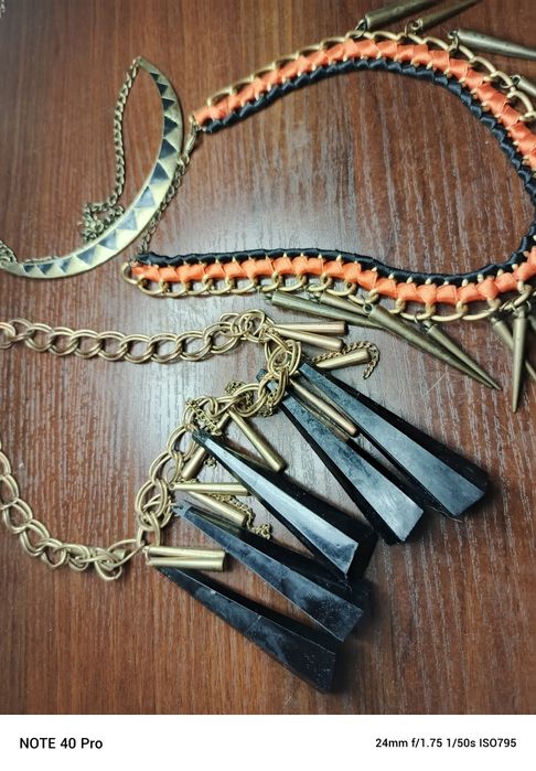 Zestaw naszyjników vintage