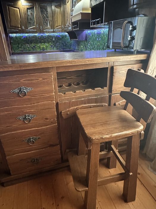 Продам кухню під старовину .Терміново .