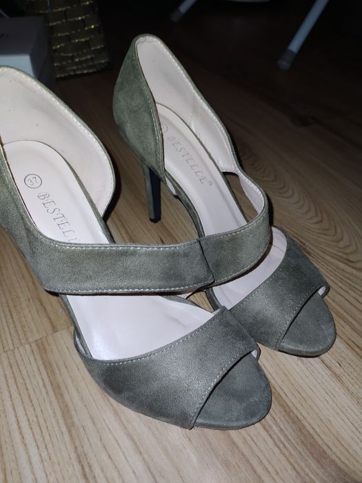Buty na lato odkryte palce roz 37 na obcasie