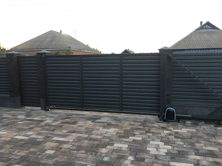 Продам ворота у двір відкатні для в'їзду в двір