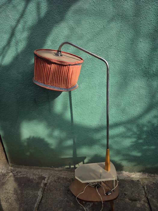 Stara lampa nocna PRL-u