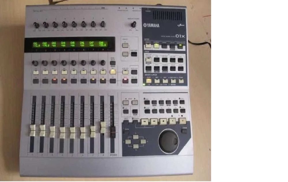 Продам, обміняю цифровий мікшерний пульт YAMAHA 01X
