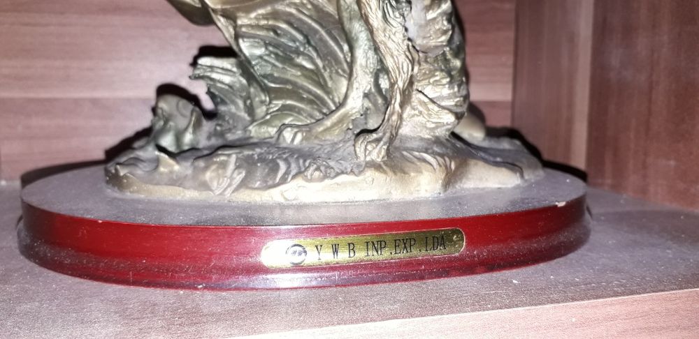 Estátua de marfinite