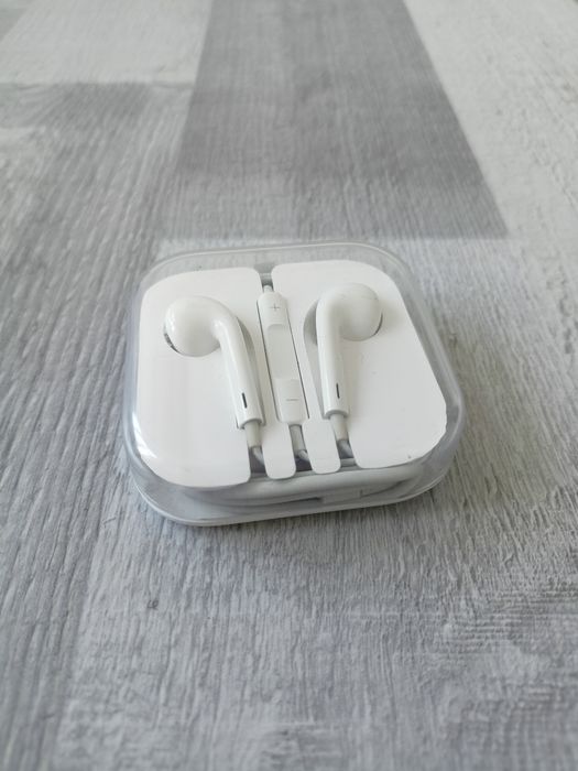 Słuchawki przewodowe Apple białe