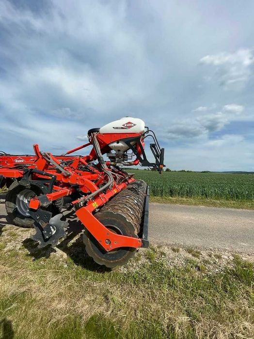 Kuhn Performer 5000 з cівалкою