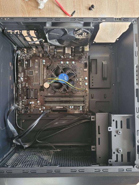 Komputer i5 7gen / 16GB RAM / GTX 1650 – 1100 zł (do negocjacji)