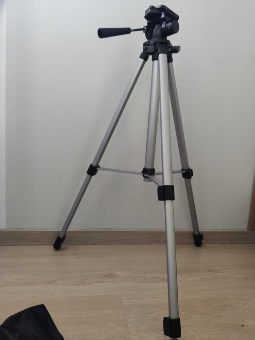 Statyw CAMROCK teleskopowy aluminiowy z poziomicą składany + pokrowiec