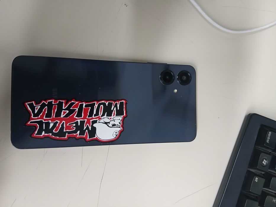 Vendo esse Samsung A 06( ram 4 rom 128) tudo funcional