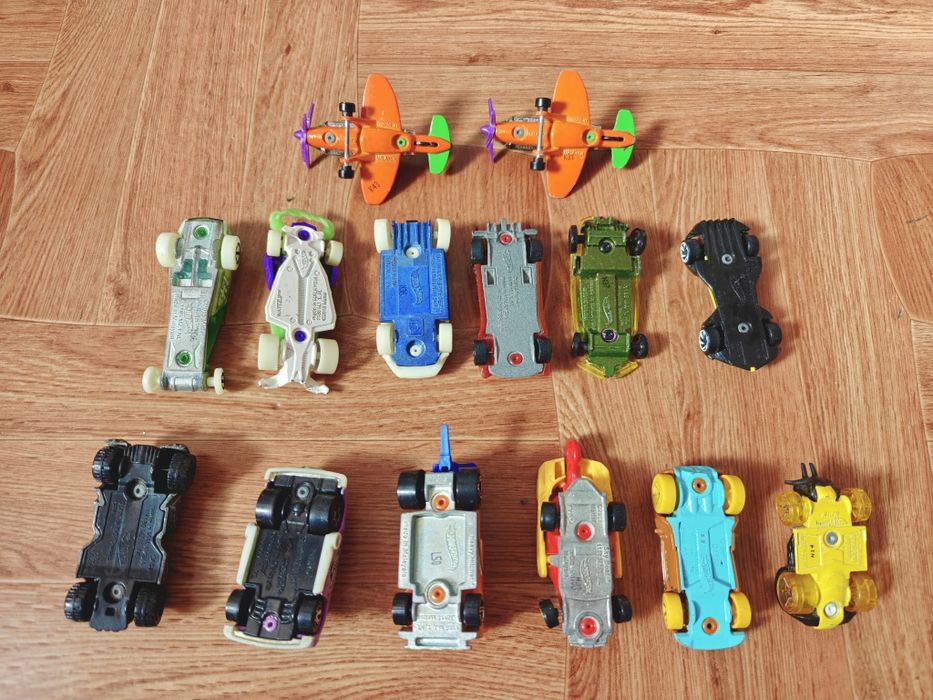 Машинки Hot Wheels