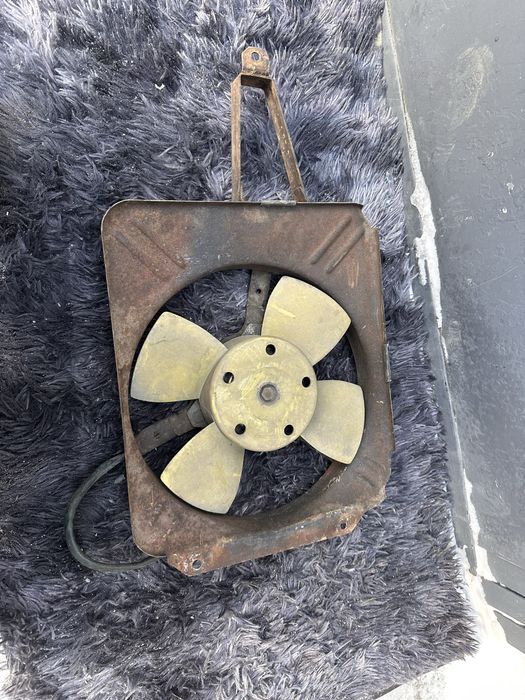 Вентилятор на радіатор охолодження ваз 2106