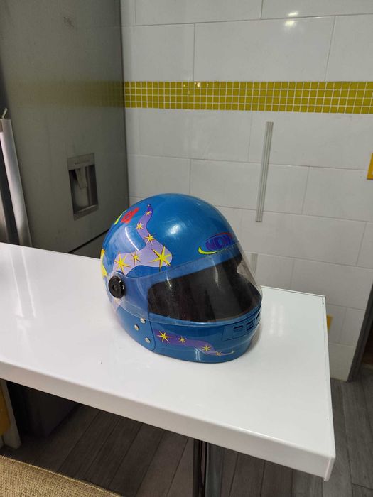 Capacete Criança Só 8euros