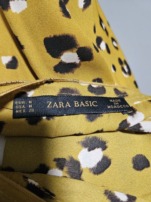 Musztardowa bluzka w panterkę i z dekoltem V  38-M