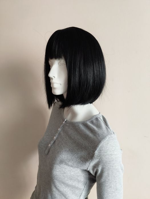 Nowa czarna realistyczna peruka wig bob kare z grzywką