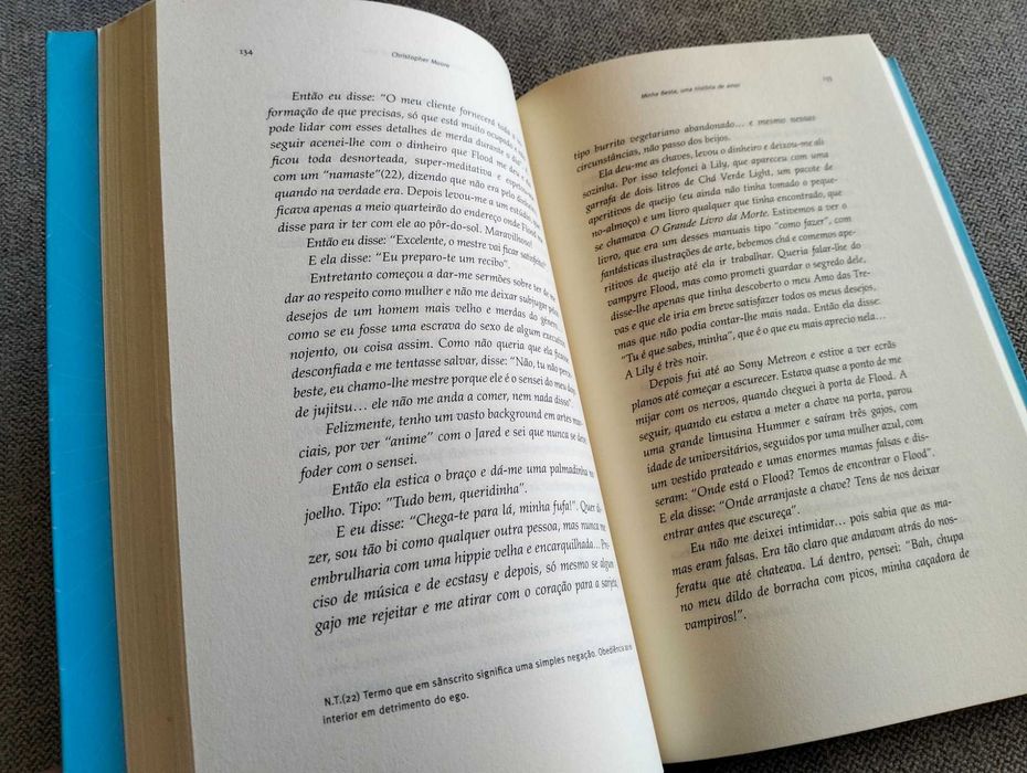 Livro "Minha Besta" Roger Moore