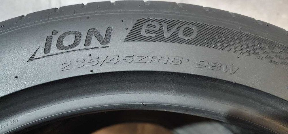 235.45.18 Hankook iON Evo 2шт