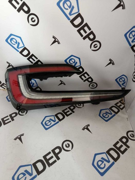 Ліхтар задній лівий \ правий крила tesla model 3 HighLand