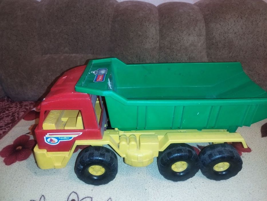 Продам машинку самосвал