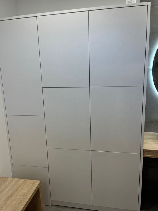 Móvel com divisões