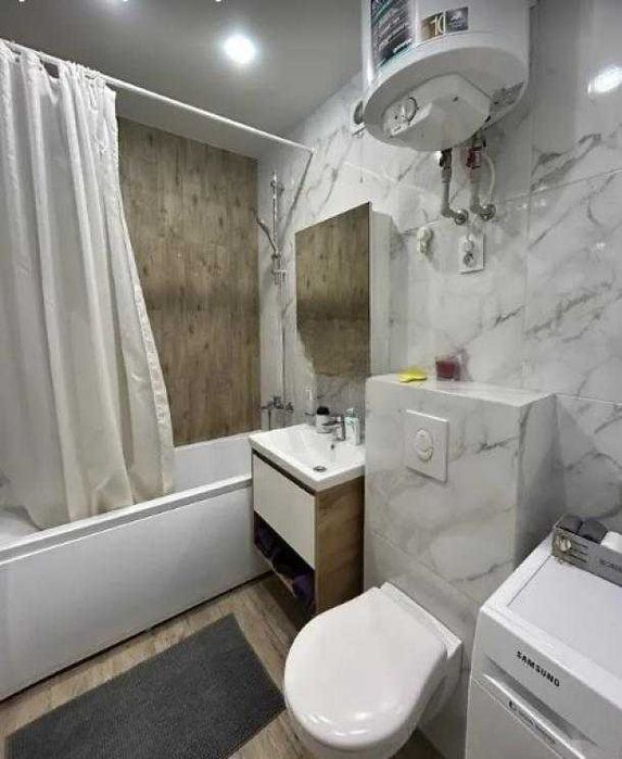 Продам 1 комнатную квартиру в ЖК Мира возле метро Масельского.