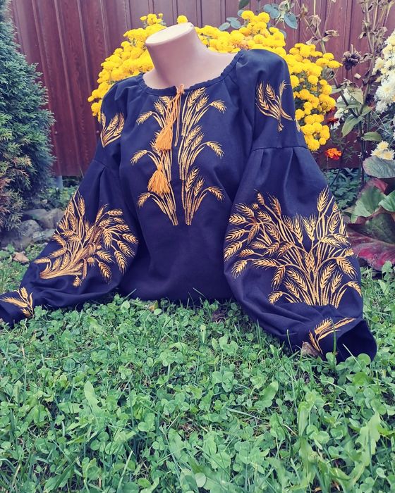 Жіноча вишиванка