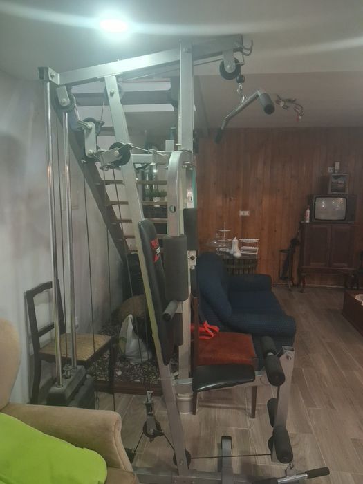 Maquina de musculação multi funções