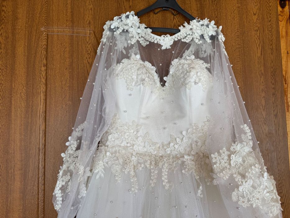 Вживана весільна сукня