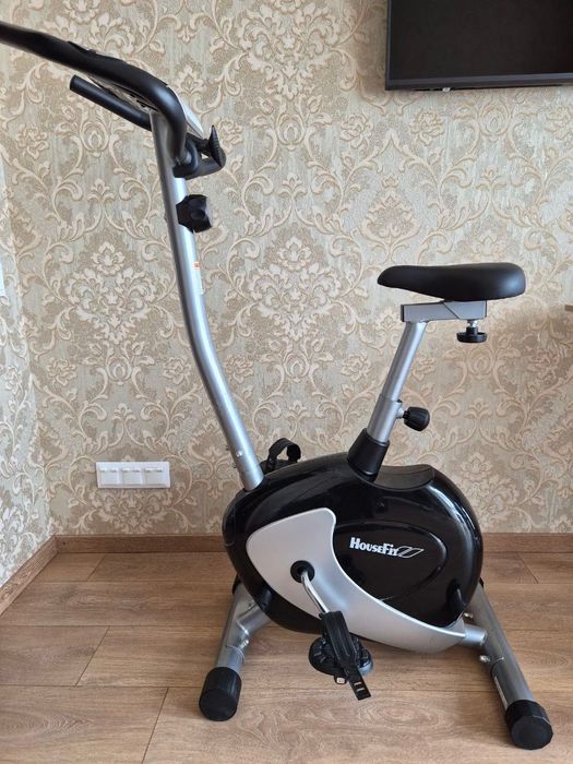 Велотренажер HouseFit HB 8055HP
