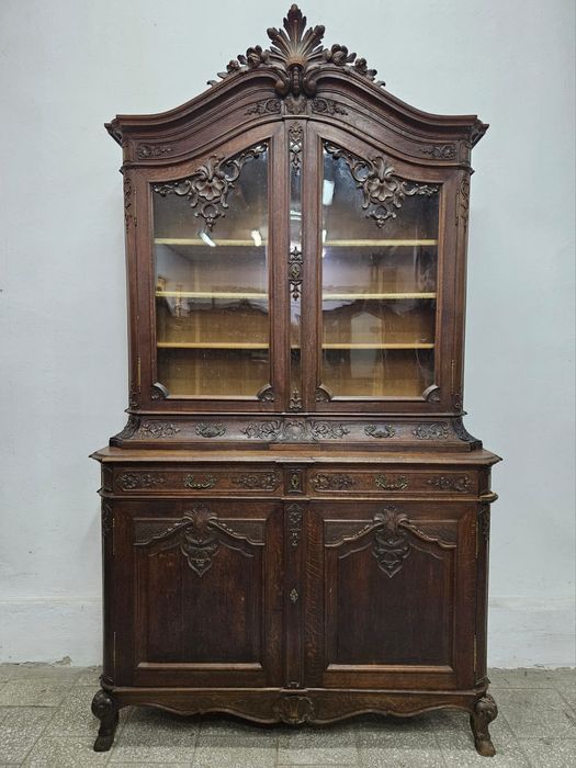 Wysoki rzeźbiony francuski kredens ludwikowski rocaille witryna 272cm/