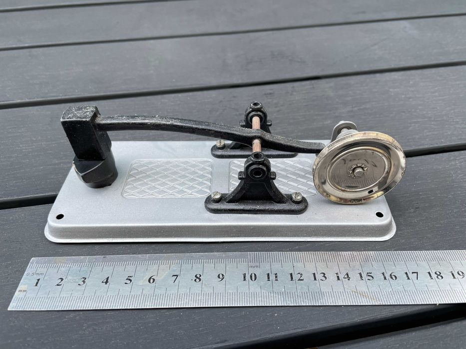 Brinquedo técnico em chapa para conjunto a vapor