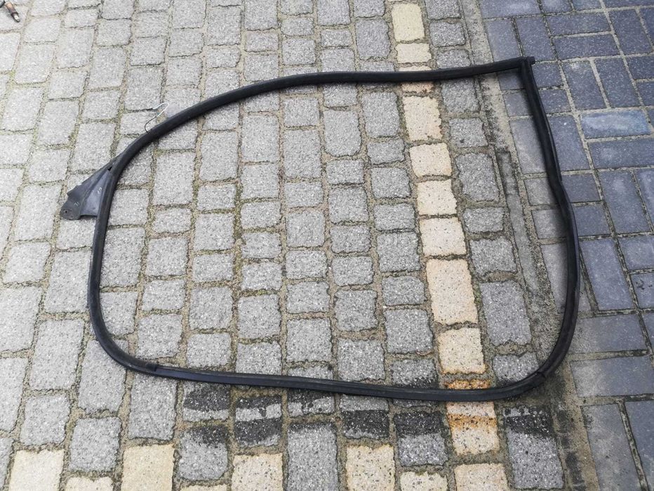 Uszczelka drzwi BMW E46 coupe prawa stan bardzo dobry